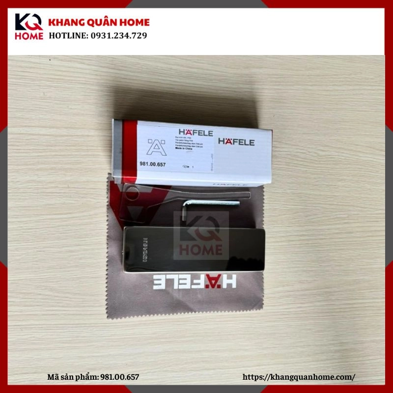 Hình Thực Tế Kẹp Kính Trên Hafele Inox Bóng 981.00.657