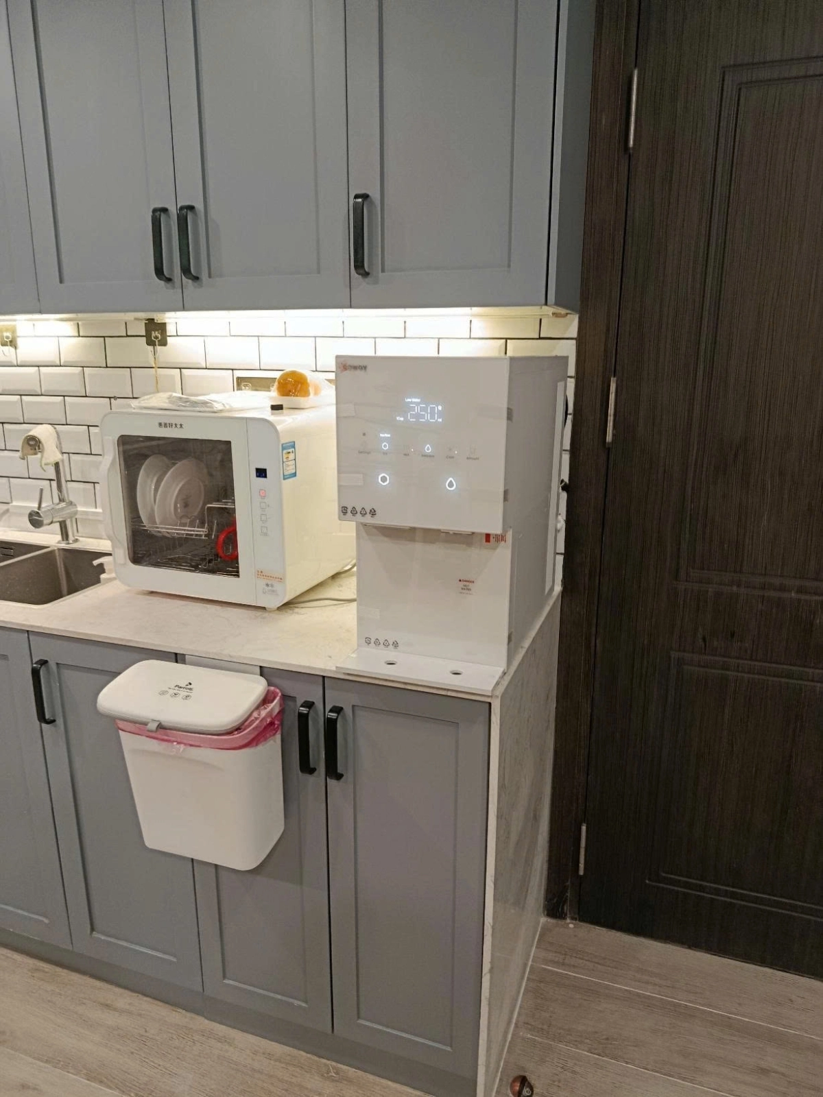 Hình Thực Tế Máy lọc nước nóng lạnh Coway Ombak CHP-7310R