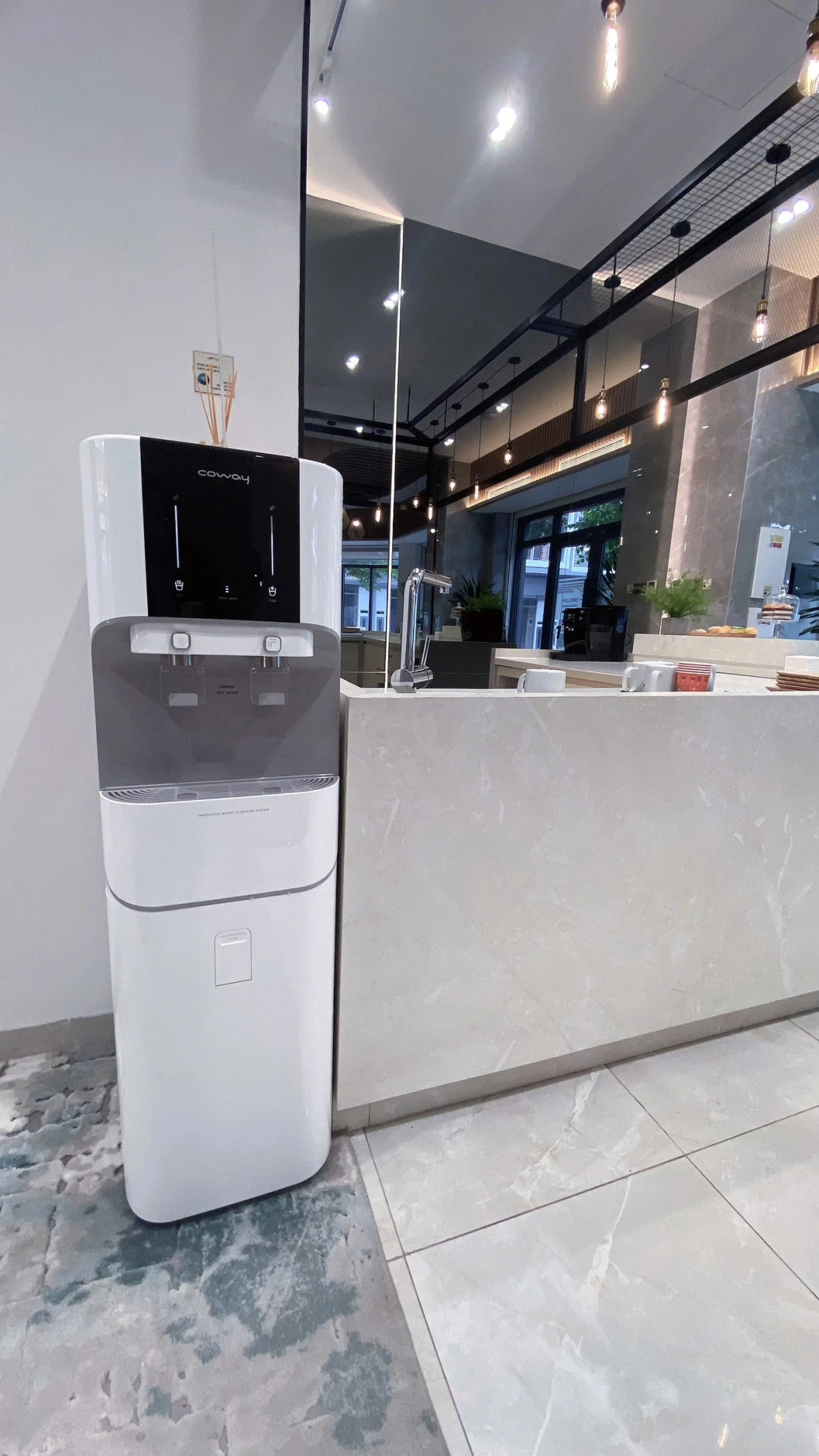 Hình Thực Tế Máy lọc nước nóng lạnh Coway Core CHP-671R - Cây tủ đứng