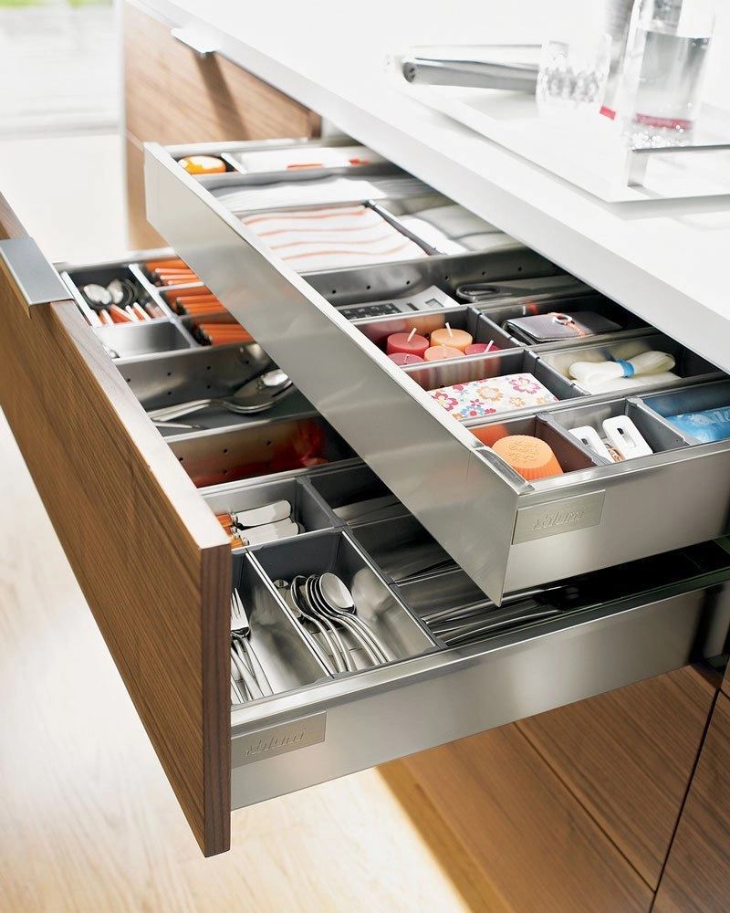 Tủ bếp ngăn kéo rây nhấn mở phong cách hiện đại