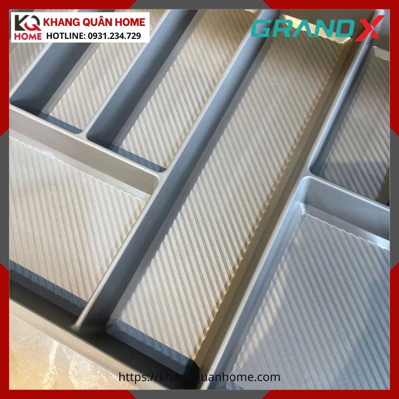 HÌNH THỰC TẾ KHAY CHIA MUỖNG NĨA GRANDX 900MM XT.P900