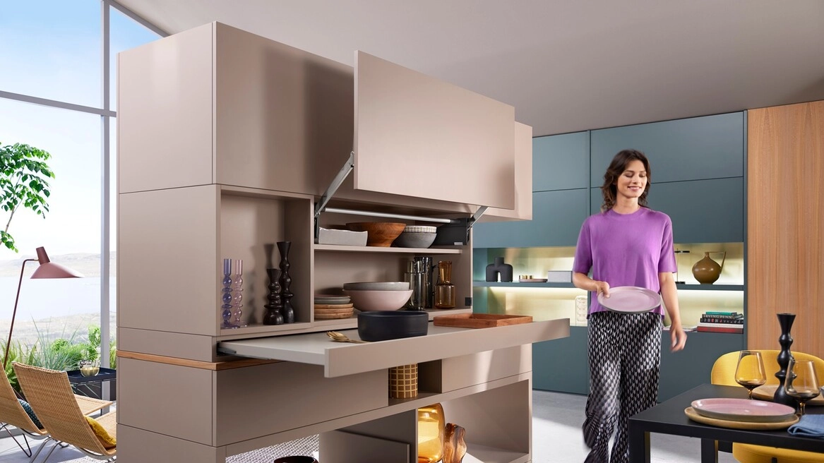 TAY NÂNG BLUM AVENTOS HL TOP 