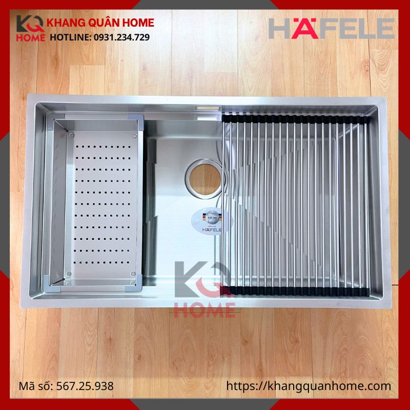 Ứng dụng Cuộn lưới kim loại vào chậu rửa chén Hafele: